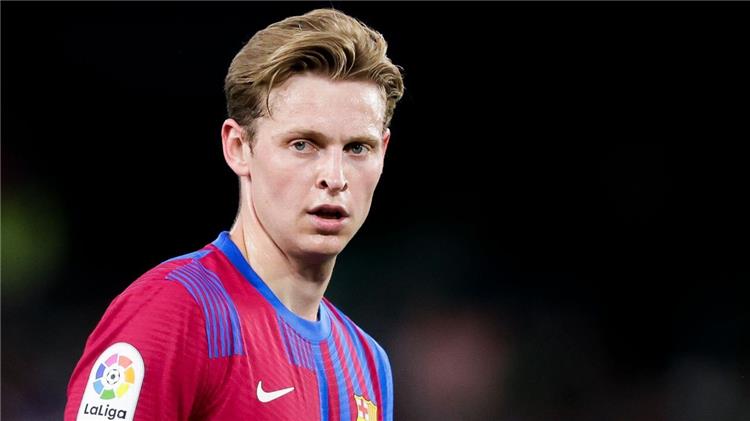 دي يونج يبشر فليك ويرفض طلب برشلونة