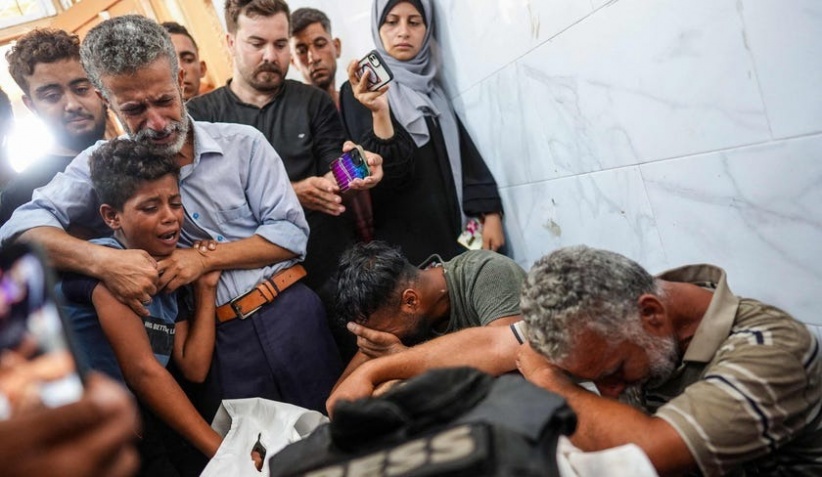 مجزرتان.. الاحتلال يقصف مسجد ومدرسة راح ضحيتهما 24 شهيدا حتى الآن