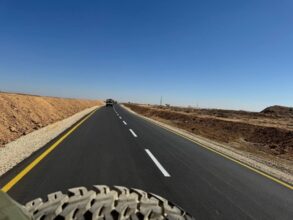 جيش الاحتلال يبدأ بإنشاء مواقع عسكرية من الإسمنت في محور “فيلادلفيا”