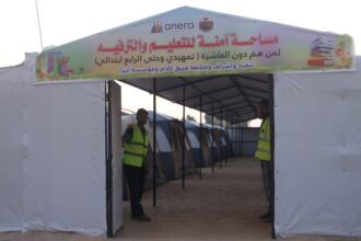 طلبة غزة يدوسون مخططات الاحتلال لتجهيلهم بالالتحاق بالمبادرات التعليمية