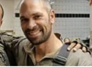 مقتل ضابط إسرائيلي خلال معركة وسط قطاع غزة