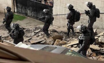 الاحتلال يهدم مبنى ويجرف شوارع في ضاحية السلام شمال شرق القدس