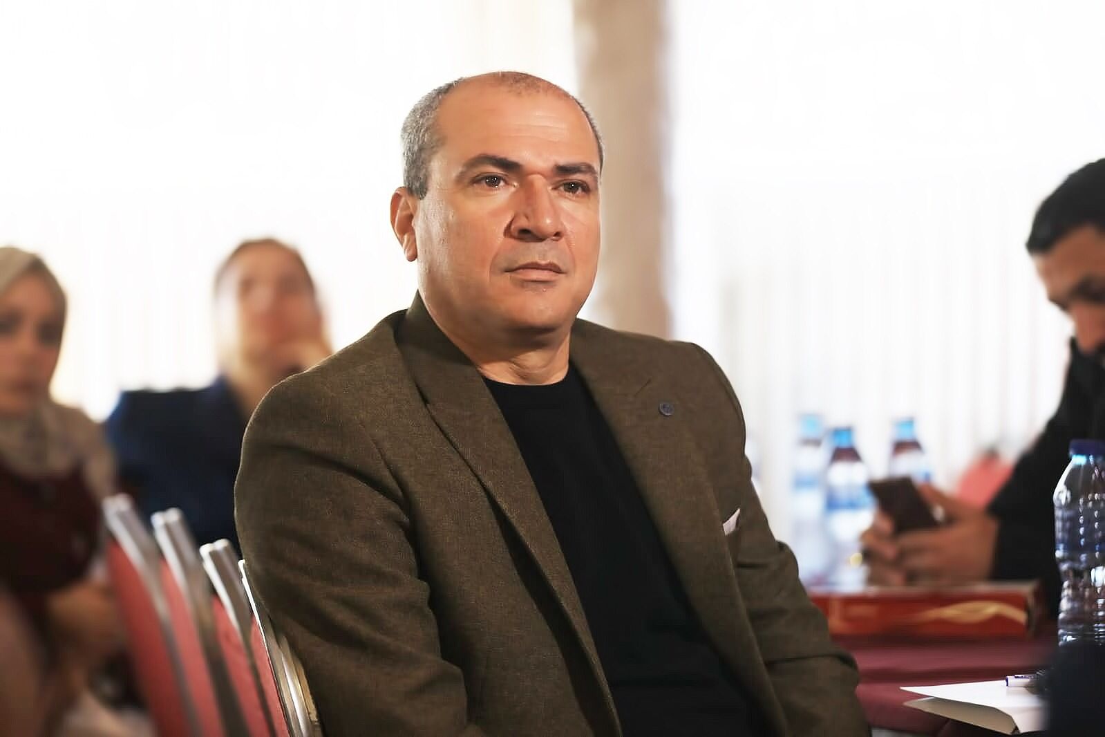 "الخامسة للأنباء" .. نحو صحافةٍ حرّة