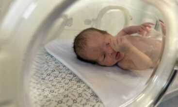 نفاد الحليب في غزة يهدد حياة الرضع