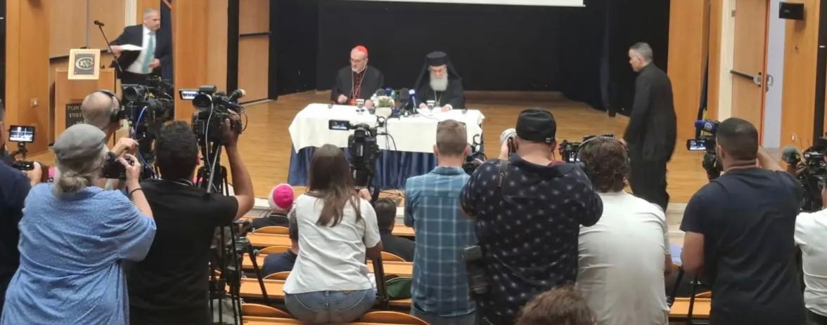 البطريركان ثيوفيلوس الثالث و بيتسابالا