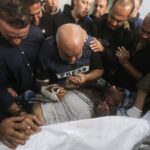 حمزة الدحدوح.. الصحفي الذي رفض الرحيل واختار البقاء في قلب المعركة