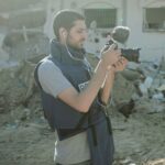 رشدي ومحمود السراج.. مصوران صحفيان جسدا الثبات والإنسانية لتبدد أحلامهما صواريخ الاحتلال