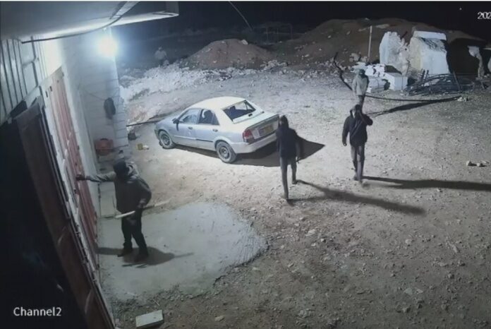 اعتداء وحشي للمستوطنين في السموع