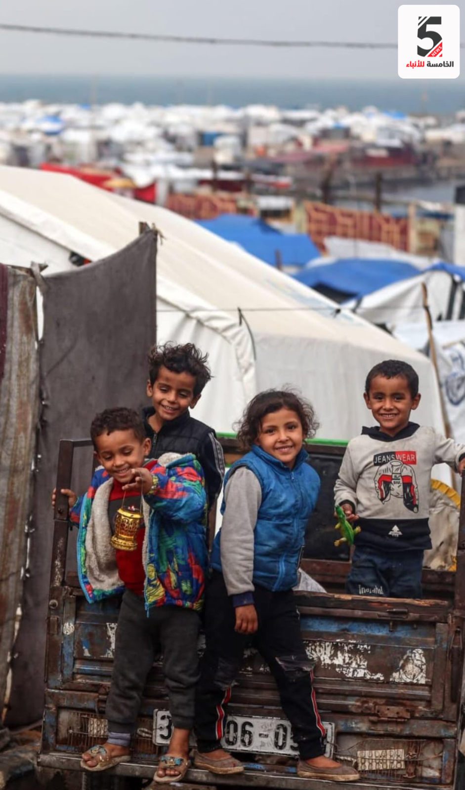 شتاء النازحين في غزة .. حين يتحول المطر إلى مأساة