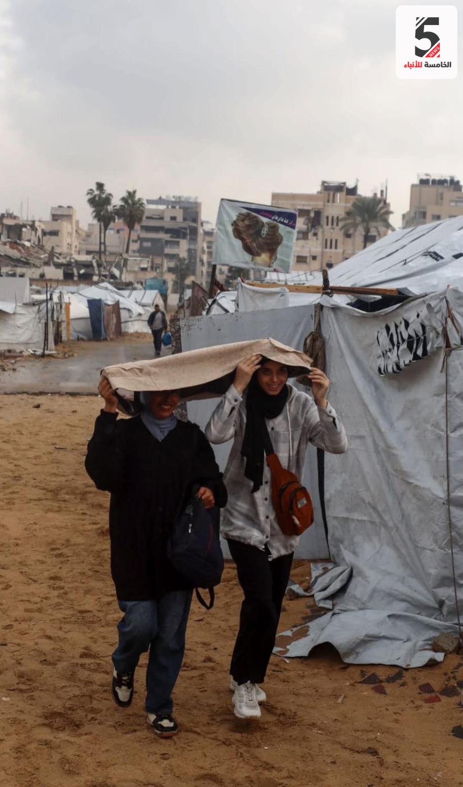 شتاء النازحين في غزة .. حين يتحول المطر إلى مأساة