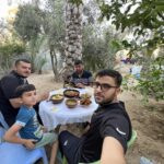 إبراهيم ظاهر شهيد الإنسانية: بين رحمة التمريض وعدسة الحقيقة