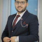 إبراهيم ظاهر شهيد الإنسانية: بين رحمة التمريض وعدسة الحقيقة