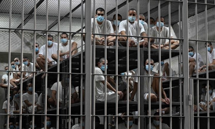 تحقيقاً محرجاً لإدارة ترامب