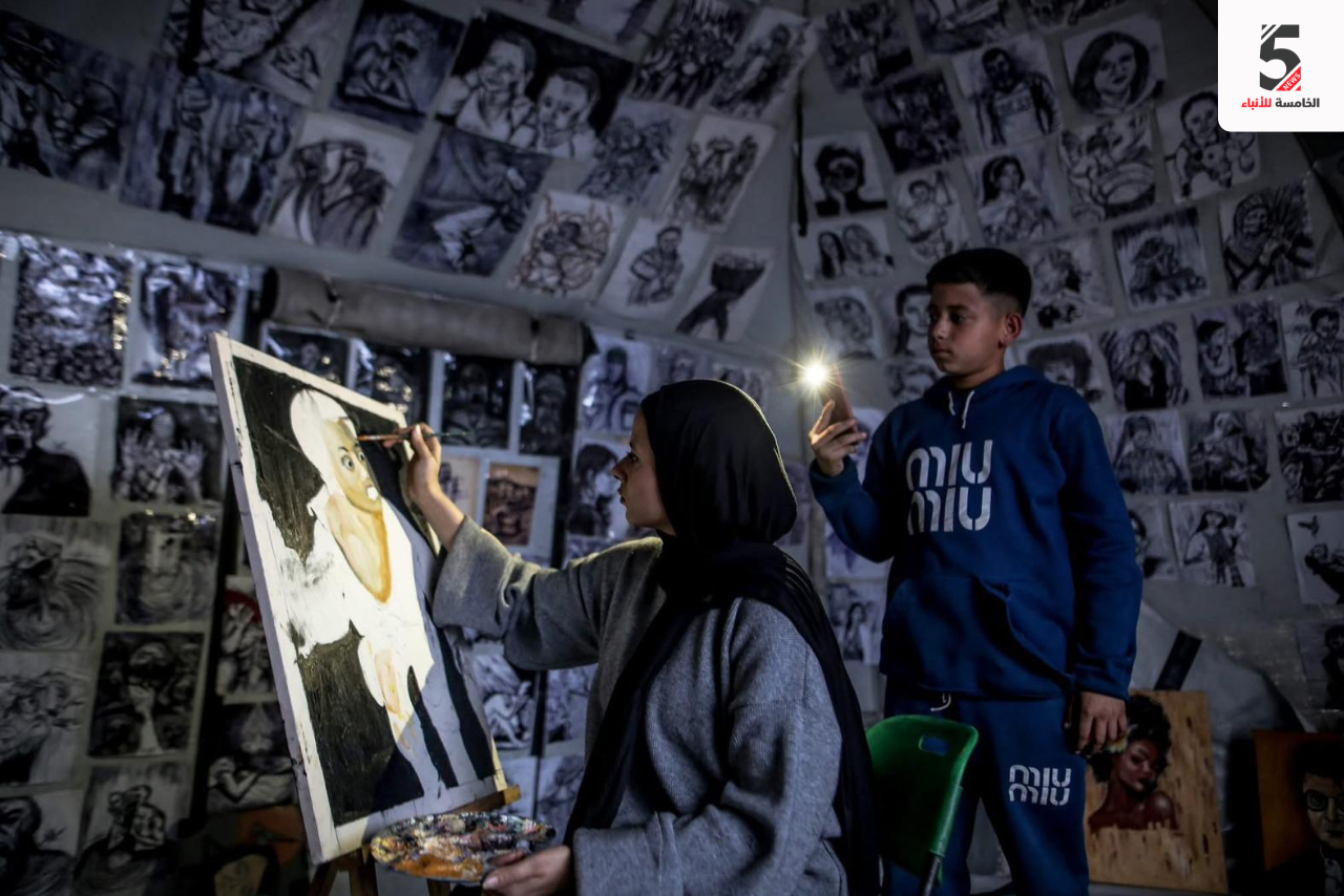 مرح خالد الزعانين (18 عامًا) موهبة فنية رافقتها منذ الطفولة ولم تُطفئها الحرب