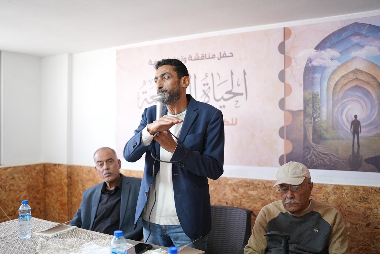 الكاتب (أبو لاشين) يوقع باكورة أعماله الأدبية (الحياة السابعة)