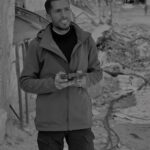 المصور الصحفي الشهيد أنس غنيم .. صاحب الكاميرا التي تحدّت الموت في قلب غزة