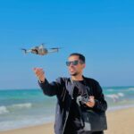 المصور الصحفي الشهيد أنس غنيم .. صاحب الكاميرا التي تحدّت الموت في قلب غزة