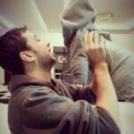 الشهيد المصور يحيى برزق.. عاش لينقل الحقيقة واستشهد وهو يصنعها