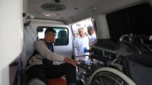صور: إجلاء مرضى من قطاع غزة عبر معبر رفح لتلقي العلاج خارج القطاع