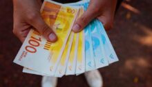 الوكالة تبدأ إرسال أكواد 1250 شيكل.. هذه الفئات المستحقة للمساعدة النقدية