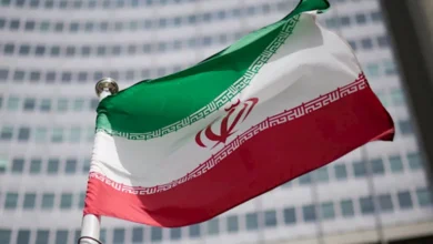 عقب تحذيرات إيرانية.. بلومبرج: 3 سفن تغيّر مسارها في مضيق هرمز