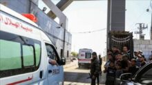 إجلاء 103 مرضى ومواطنين عبر معبر كرم أبو سالم