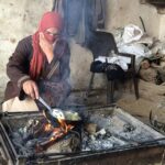 الطهي بالخشب.. نار تلتهم ما تبقى من كرامة الحياة في غزة