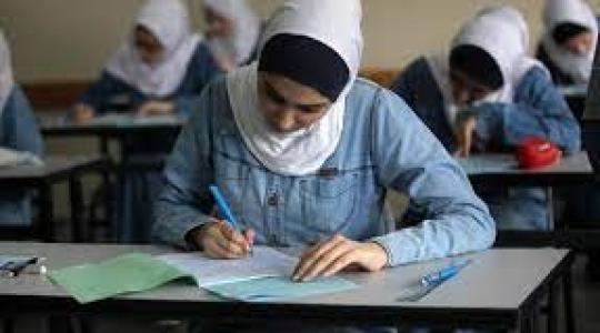 طلبة الضفة وغزة الخارج يتقدمون لامتحان للتربية الإسلامية إلكترونيا اليوم