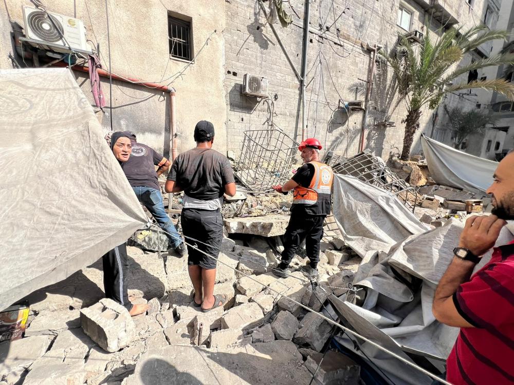 انهيار جدار على خيام نازحين بمدينة غزة