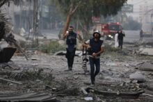 المرصد الأورومتوسطي: استهداف الصحافيين ومنع الإعلام الدولي يعمّقان العزل الإعلامي لقطاع غزة