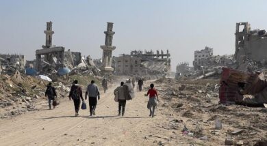 الأورومتوسطي: الاحتلال يفرض عزلا داخليا بغزة تمهيدا للتهجير