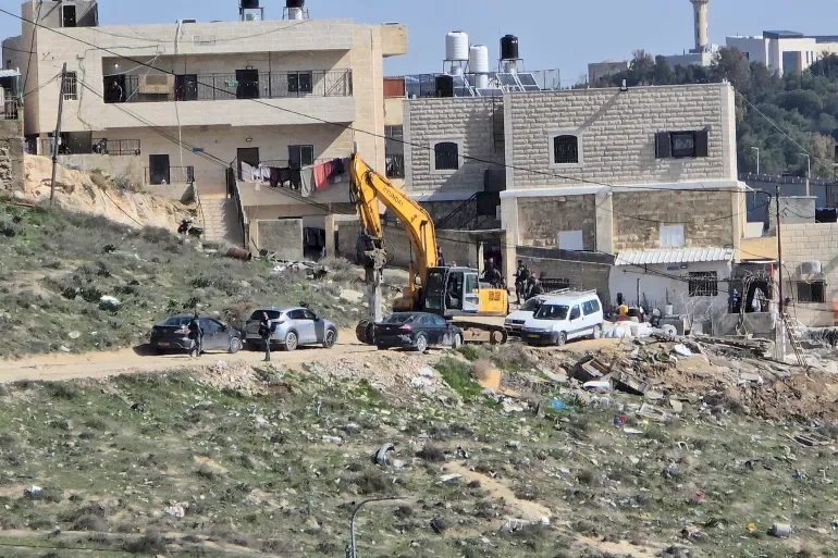 قوات الاحتلال تهدم منزلين مأهولين في نحالين وزعترة ببيت لحم
