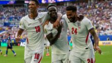 إنجلترا تهزم فرنسا 6-4 في مباراة تاريخية