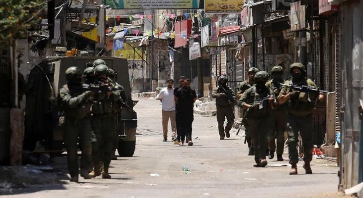 الاحتلال يعتقل 11 مواطنًا خلال اقتحام قرية تل جنوب نابلس