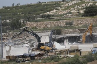 الاحتلال يهدم بناية من 3 طوابق غرب جنين
