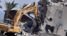 قوات الاحتلال تهدم منزلا مأهولا جنوبي الخليل