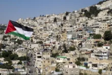 الاحتلال يخطر بإخلاء منازل في سلوان جنوب المسجد الأقصى للتضييق على المقدسيين