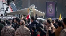 إيران تصعد بوجه واشنطن وتلوح بالخيار النووي