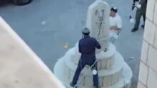 عضو كنيست إسرائيلي يحطم نصبًا تذكاريًا في مادما جنوب نابلس