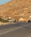 قوات الاحتلال تفرض حصاراً شاملاً على قرية المغير شمال رام الله