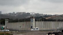 إعلام الأسرى: الاحتلال يُجدد الاعتقال الإداري لمقدسيين ويستهدف الأطفال بتوقيع "كاتس"