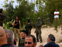تصعيد في اعتداءات المستوطنين بالضفة والقدس بحماية جيش الاحتلال