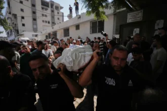 قصف للخيام والمستشفيات.. الاحتلال يصعّد خروقاته في غزة
