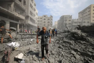 قصف وتفجير منازل.. الاحتلال يواصل الخروقات بغزة