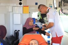 مغادرة 72 مريضاً وموافقاً عبر معبر رفح لتلقي العلاج خارج قطاع غزة
