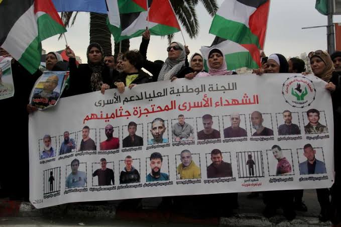 مؤسسات الأسرى تطالب بالكشف عن مصير المفقودين واسترداد جثامين الشهداء