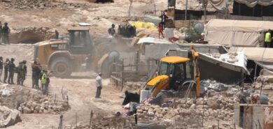الاحتلال يهدم مساكن وآبار مياه في خربة الفخيت بمسافر يطا