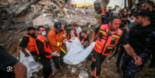 انتشال رفات 20 شهيدًا من تحت أنقاض منزل مدمر بحي الزيتون في غزة