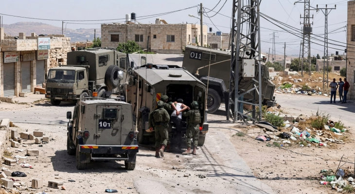 الاحتلال يعتقل 6 فلسطينيين خلال اقتحامات متفرقة في الضفة الغربية