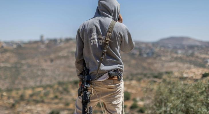 محكمة إسرائيلية تفرج عن مستوطن متهم باعتداءات عنيفة ضد فلسطينيين في الضفة